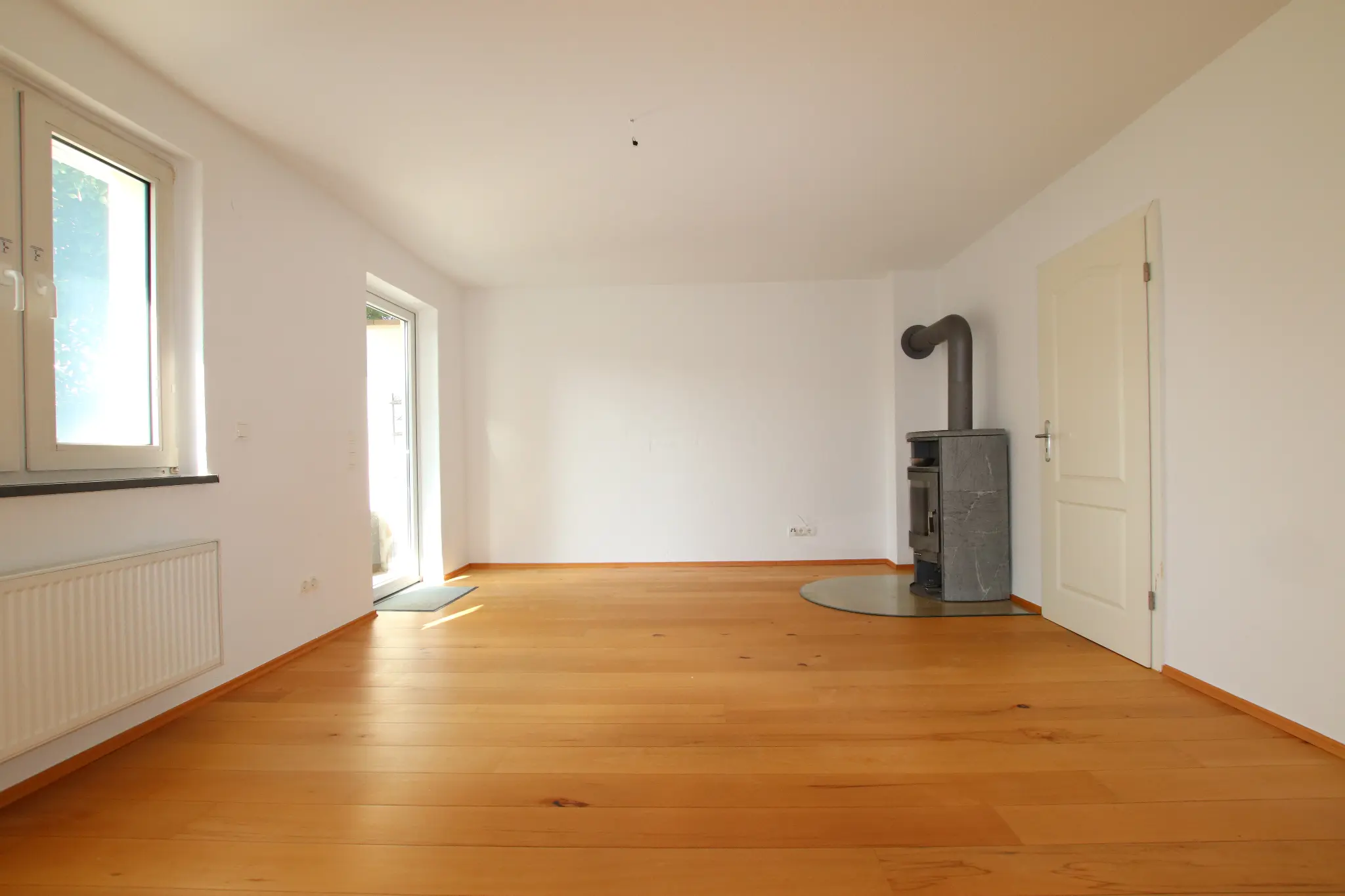 Wohnzimmer in Butzbach vor der Aufbereitung